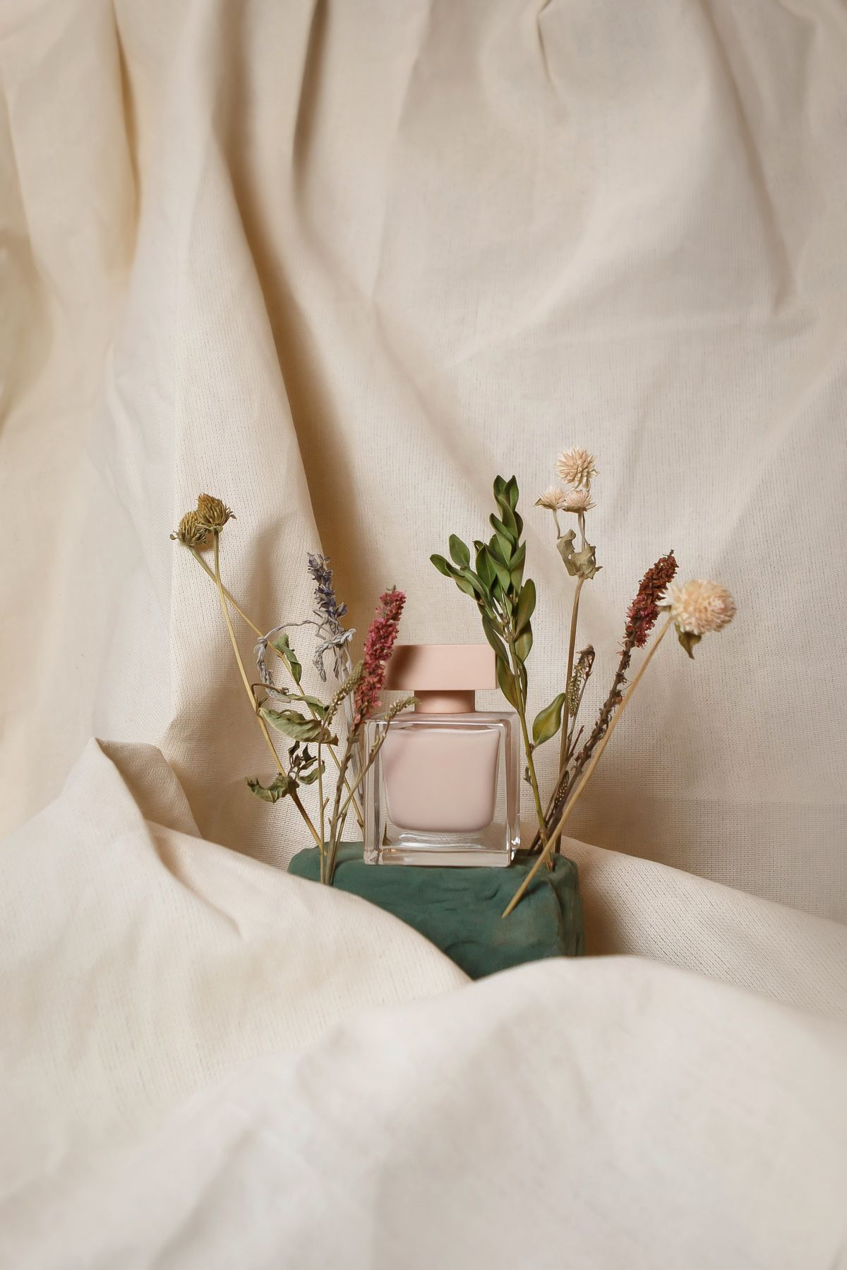 Tom Ford Tobacco Vanille decant in a glass bottle